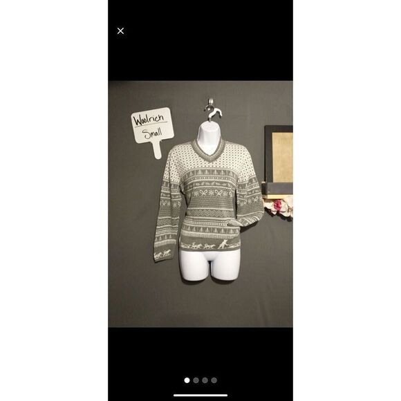 Woolrich sweater with pocket size small - Picture 1 of 3